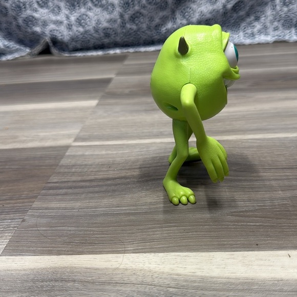 🏁 Disney monsters Inc. Mike Green Monster Toy Figure - Picture 4 of 6